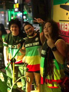 Trench Town Rasta Bar: ���� �� ������