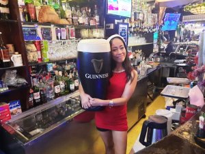 Nana Plaza � Sukhumvit Soi 4: ���� � ������