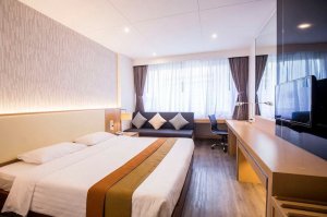Nana Plaza � Sukhumvit Soi 4: ���� � ������